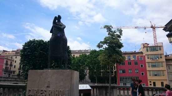 el Monumento a Carles Rahola